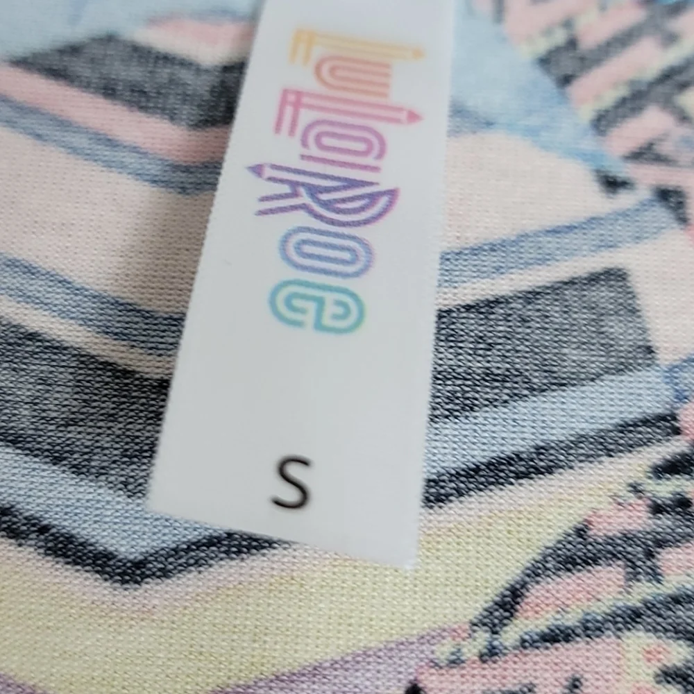 NWT LuLa Roe Classic Tee S - Picture 2 of 5